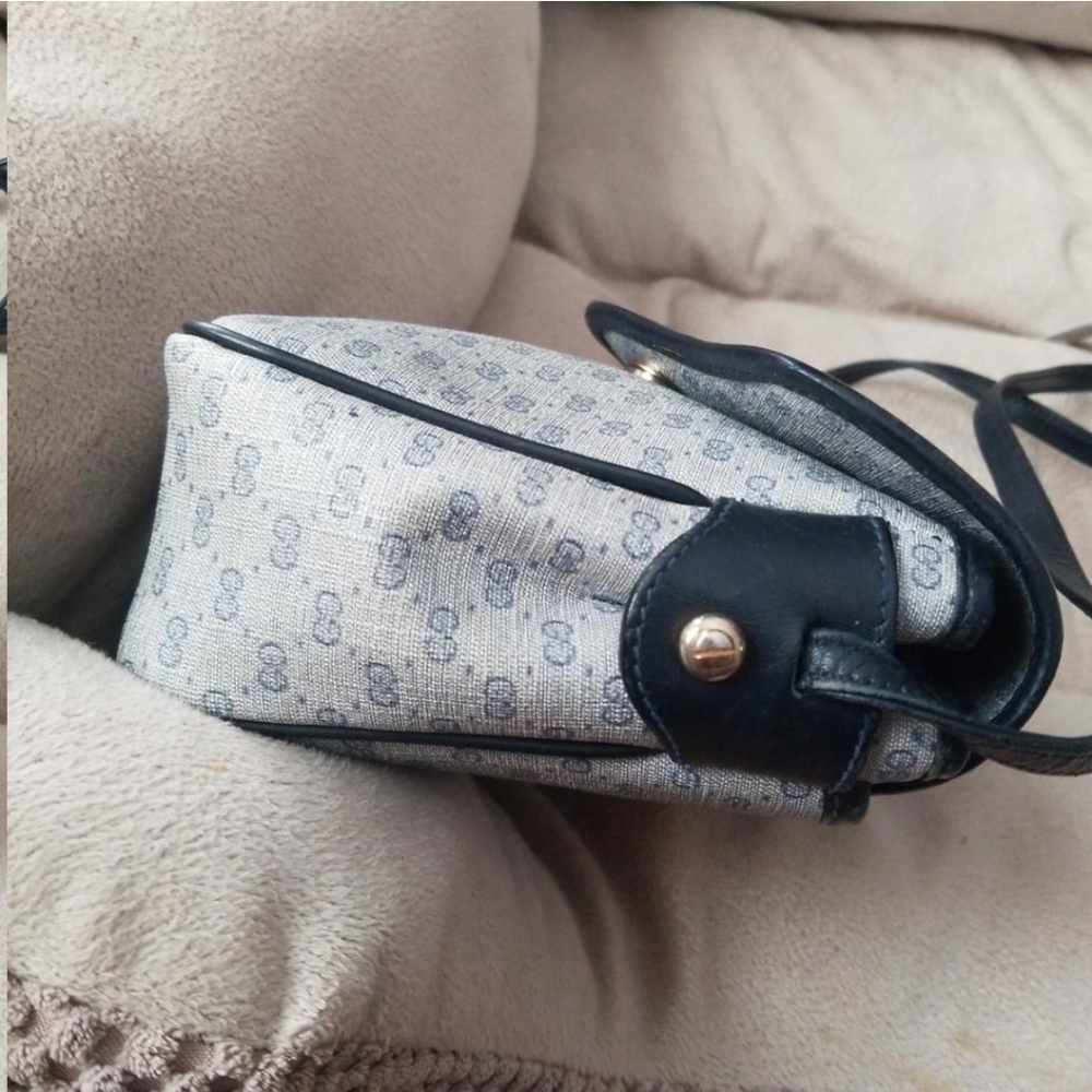 Authentic Vintage Gucci Crossbody Bag - Picture 7 of 10